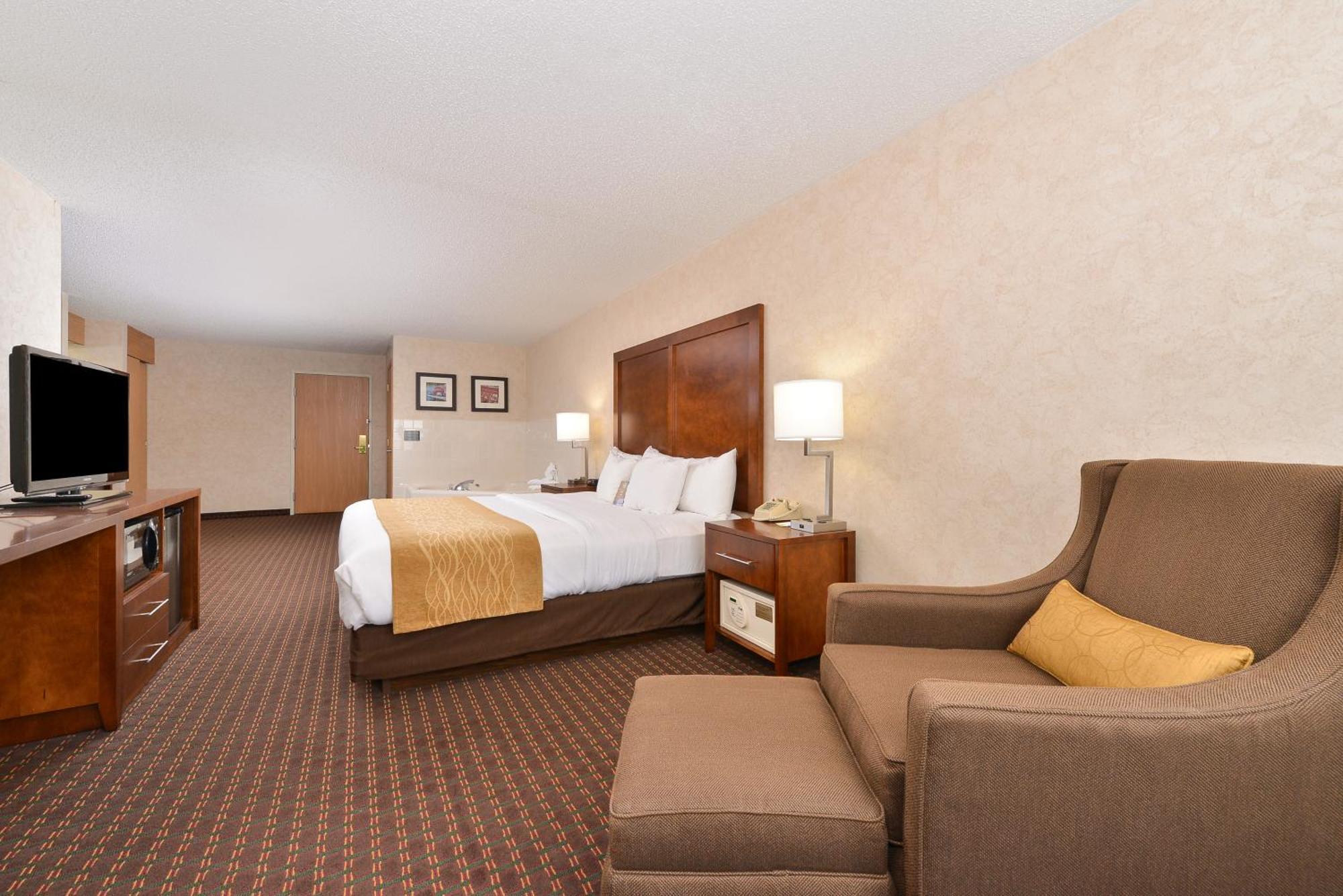 Comfort Inn & Suites Riverview Near Davenport And I-80 Le Claire Cameră foto